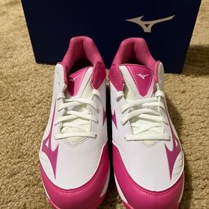 Mizuno Women's Pink and White Athletic Shoes
